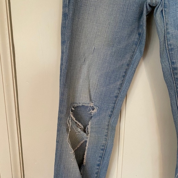 Abercrombie Distressed Light Wash Jeans - Picture 6 of 7